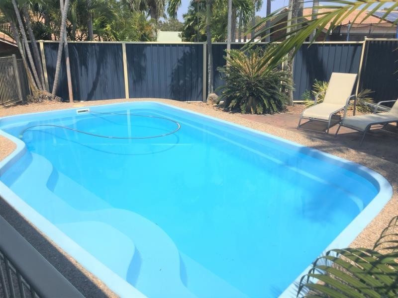 18 Hinton Street, Koongal QLD 4701